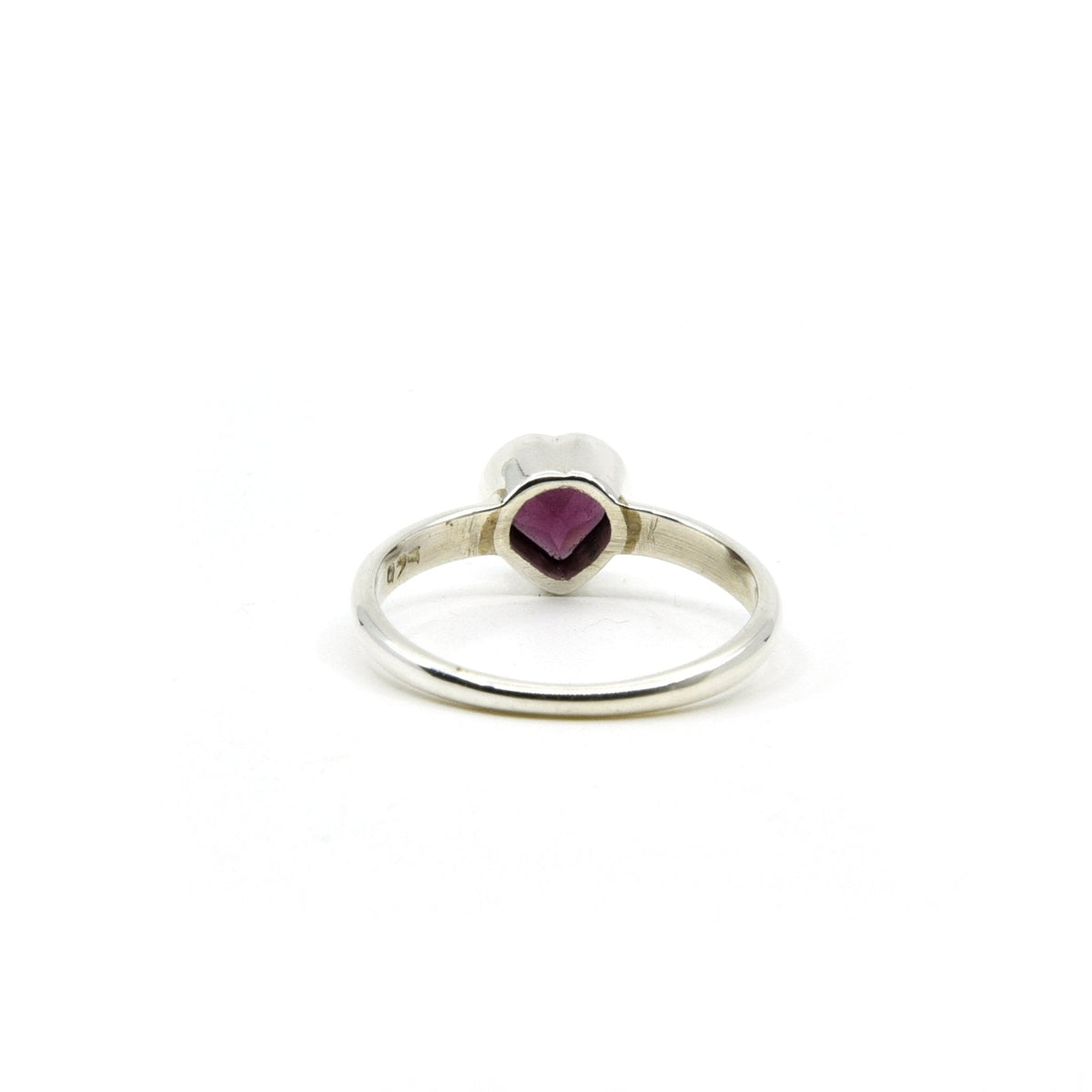 elegant side profile of Garnet ring #R648, the gemstone catching light — Eternal Spirit