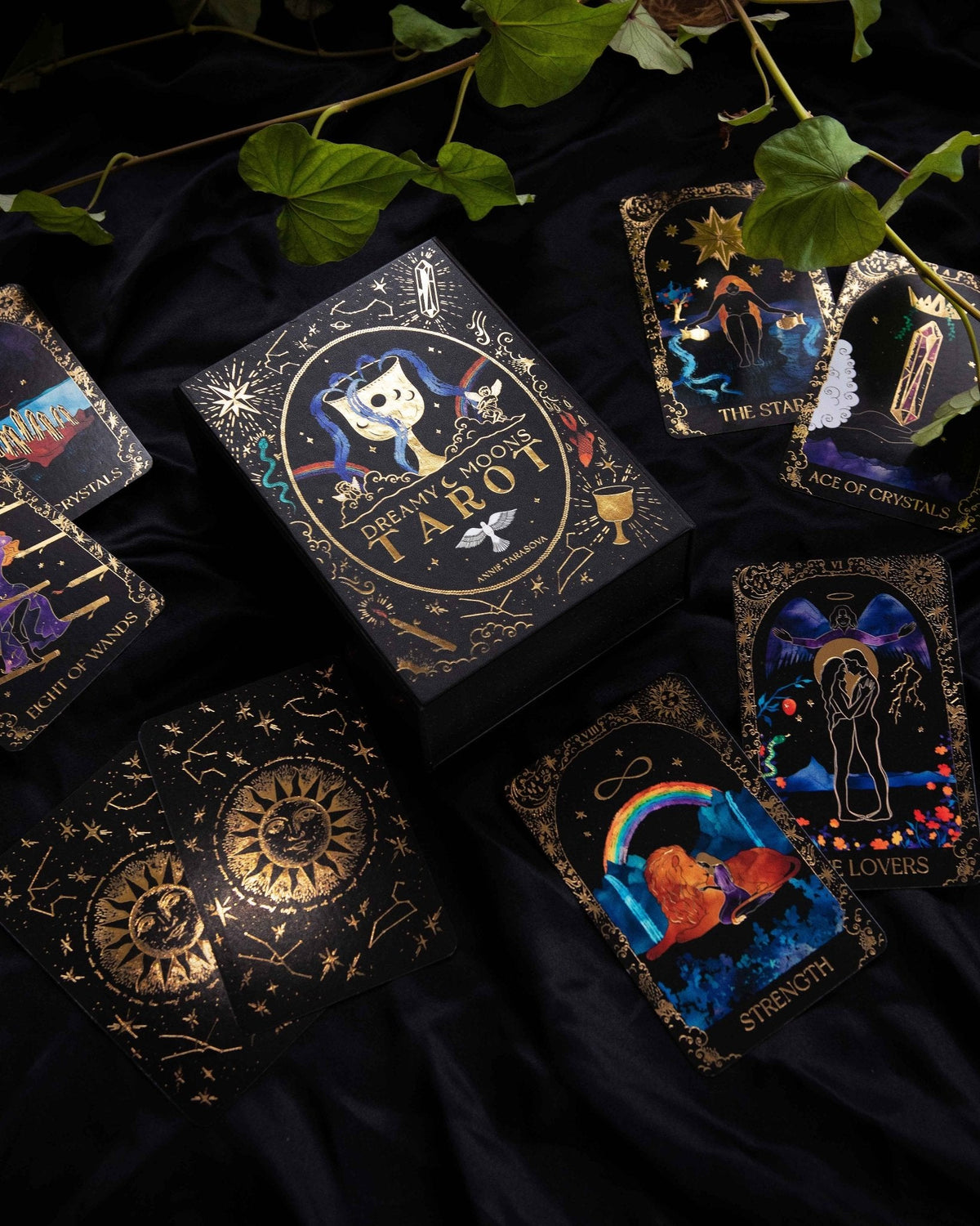 Dreamy Moons Tarot card portraying the deck's otherworldly aesthetic (tarot view 23) — Eternal Spirit