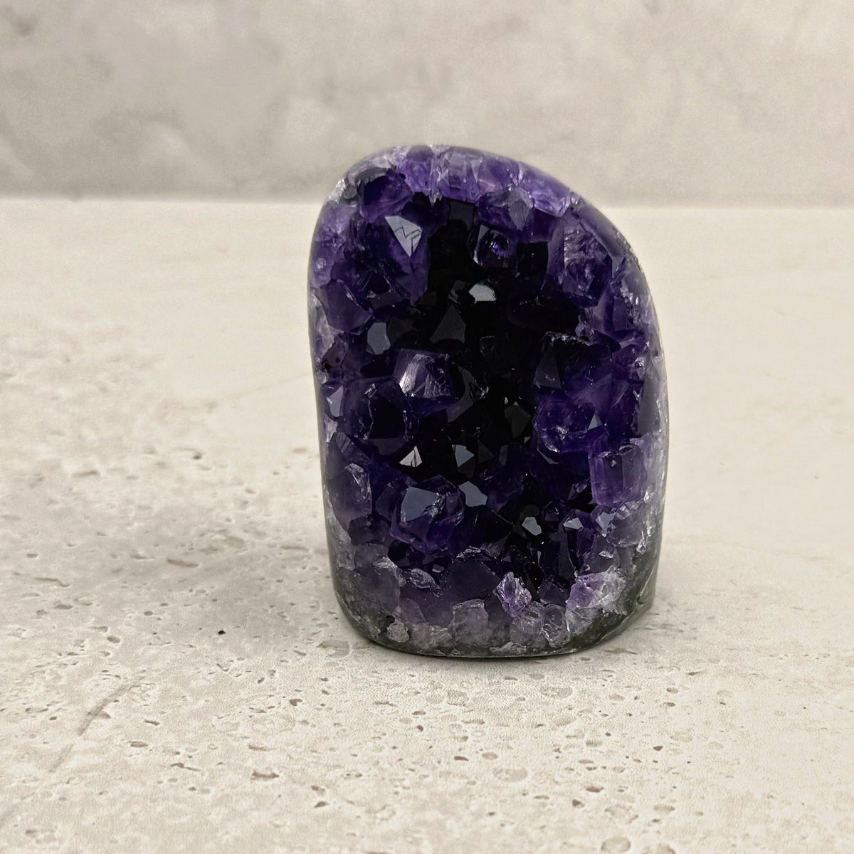 Base cut amethyst crystal 7cm, rounded arch with a lavender rim, front view — Eternal Spirit